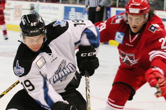 Max French of the Idaho Steelheads vs. the Allen Americans