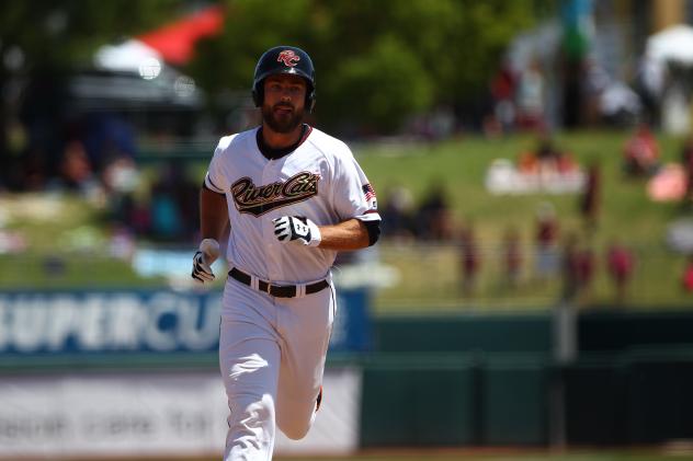 Sacramento River Cats Outfielder Mac Williamson circles the bases