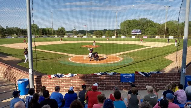 Lincoln Saltdogs play at Plum Creek Ballpark in Seward, NE