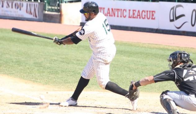 Jordany Valdespin swings away for the Long Island Ducks