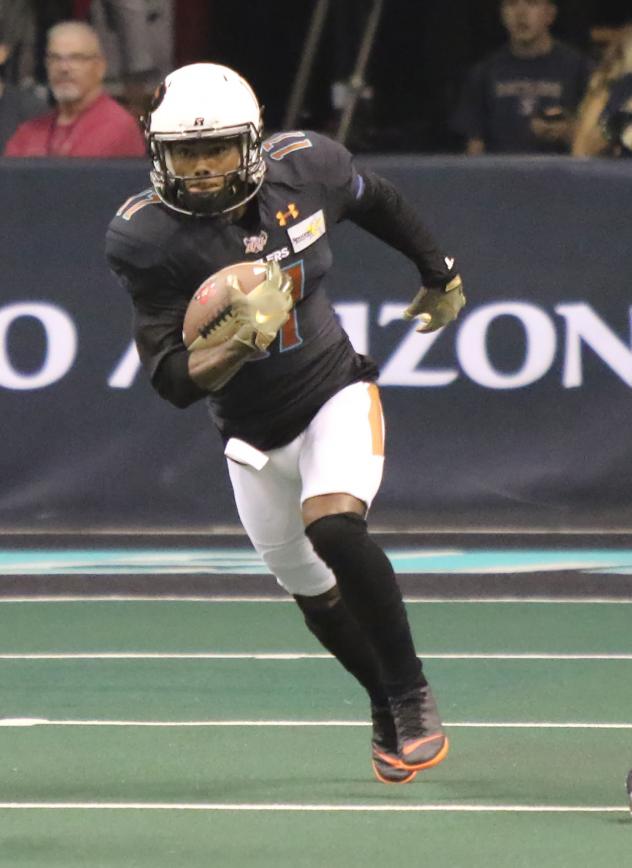 Dezmon Epps of the Arizona Rattlers heads upfield