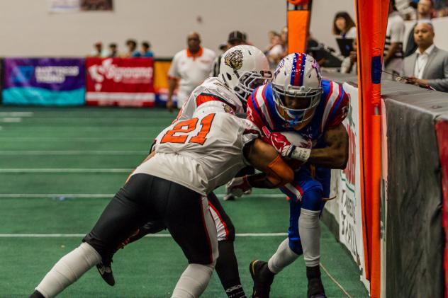 Florida Tarpons bull through the Austin Wild defense