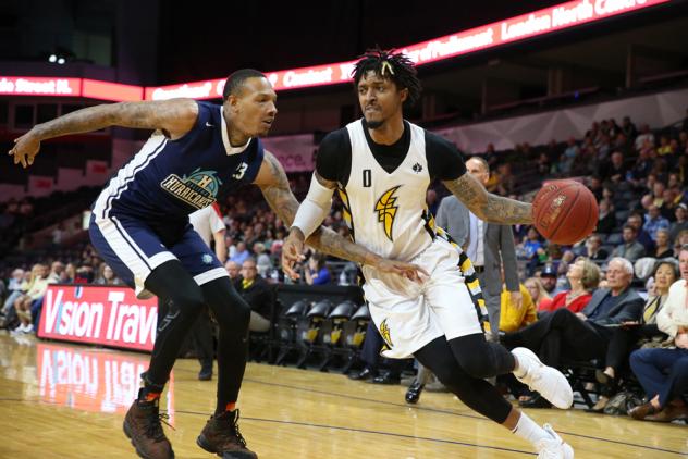 Halifax Hurricanes try to cut off the London Lightning in Game 5