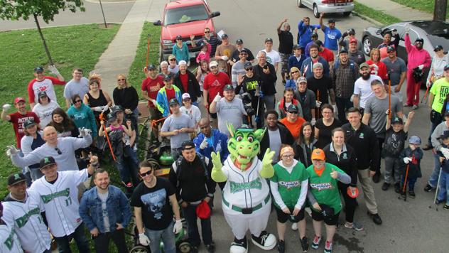 Dayton Dragons at the Great American Cleanup