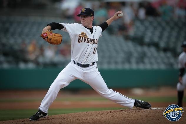 Charleston RiverDogs pitcher JP Sears winds up