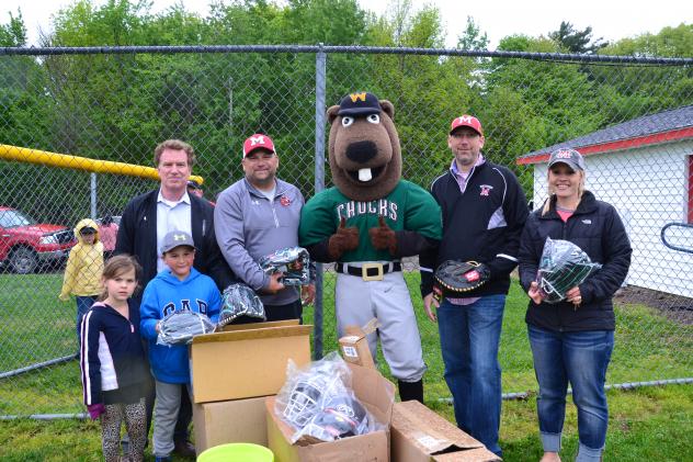 Wisconsin Woodchucks and Share the Glove Grant Recipient