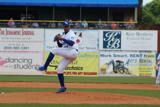 Lexington Legends pitcher Carlos Hernandez winds up