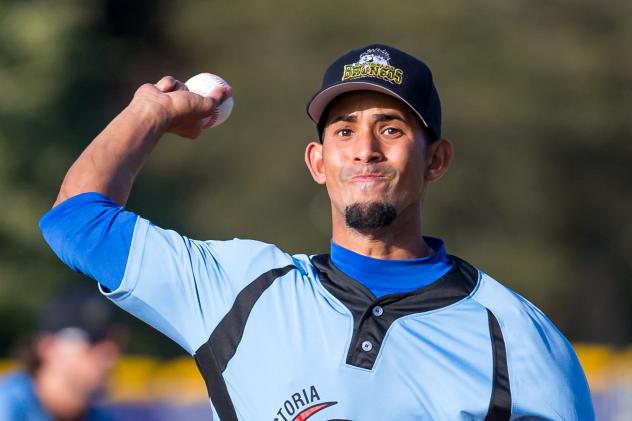 Victoria HarbourCats pitcher Adriel Queseda Pena