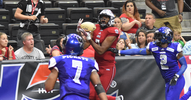 Chris Gilchrist of the Jacksonville Sharks catches the game-winning touchdown