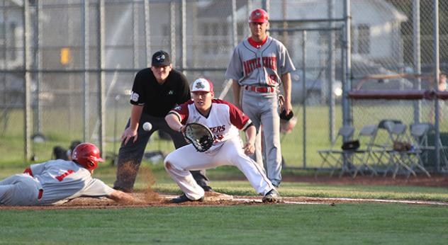 Wisconsin Rapids Rafters try to get a runner at first