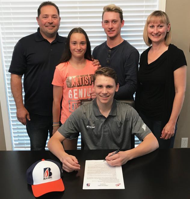 Defenseman Logan Bairos signs with the Kamloops Blazers