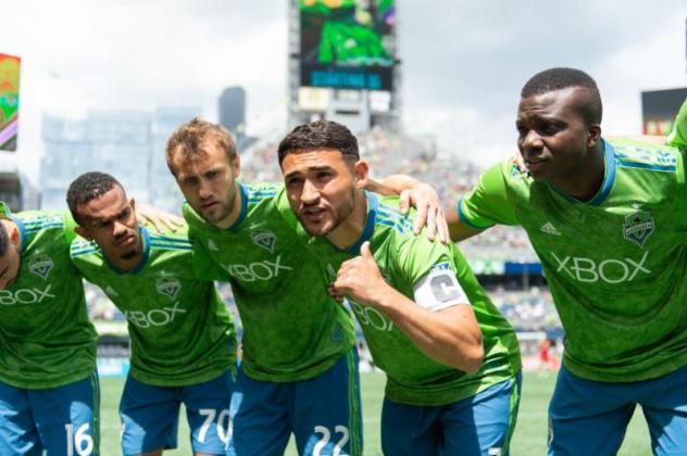 Seattle Sounders FC huddle