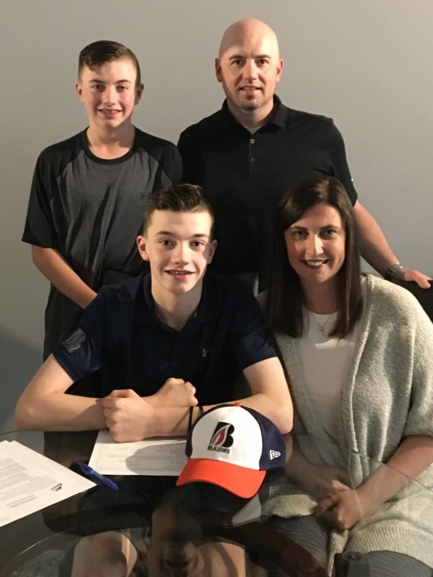 Kamloops Blazers Sign Forward Caedan Bankier