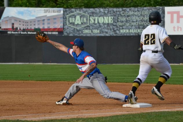 Martin Figueroa of the Sussex County Miners safe at first vs. the Ottawa Champions