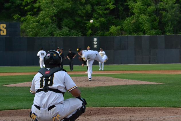 Sussex County Miners warm up