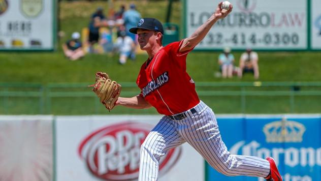 Lakewood BlueClaws pitcher David Parkinson delivers