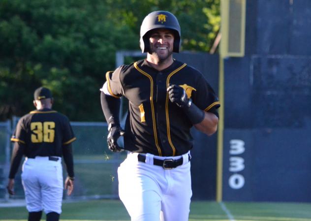 Sussex County Miners outfielder Rubi Silva