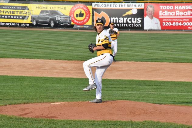 Willmar Stingers on the mound