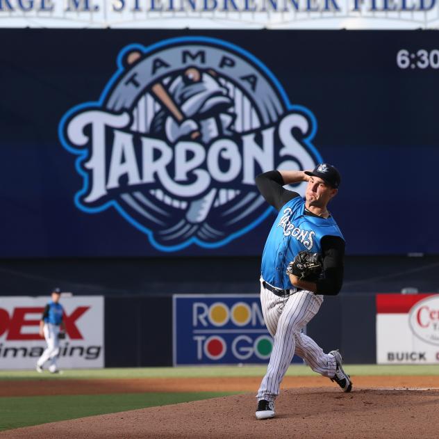 Nick Green pitching for the Tampa Tarpons