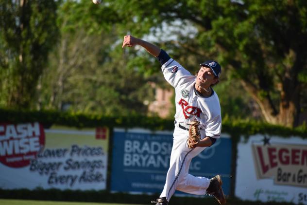 St. Cloud Rox pitcher Zach Lauzon