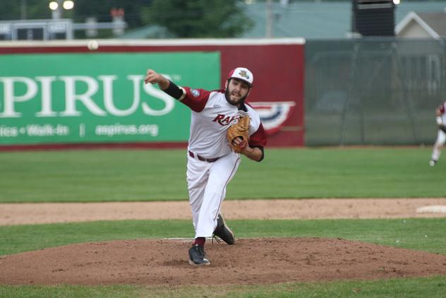 Wisconsin Rapids Rafters pitching