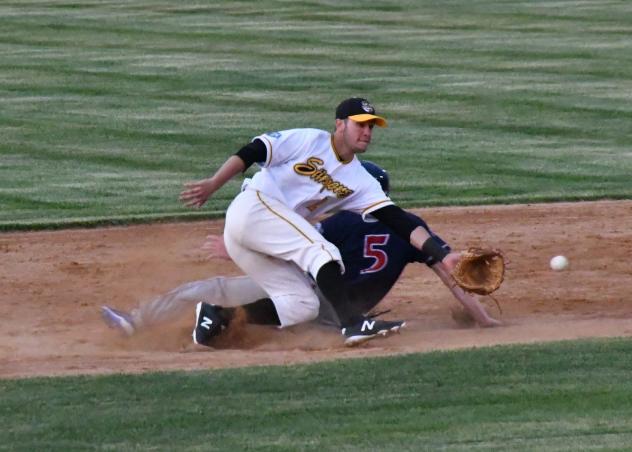 Willmar Stingers vs. the Eau Claire Express