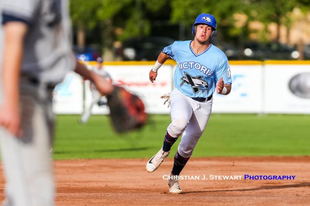 Nicky Gibbs of the Victoria HarbourCats on the basepaths