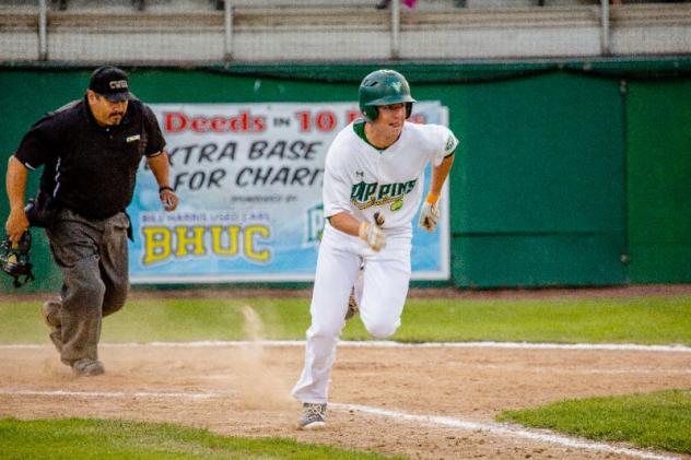 Yakima Valley Pippins on the basepaths