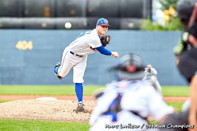 Ottawa Champions pitcher Steve Borkowski