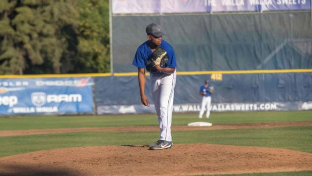 Walla Walla Sweets pitcher Darius Vines on the mound