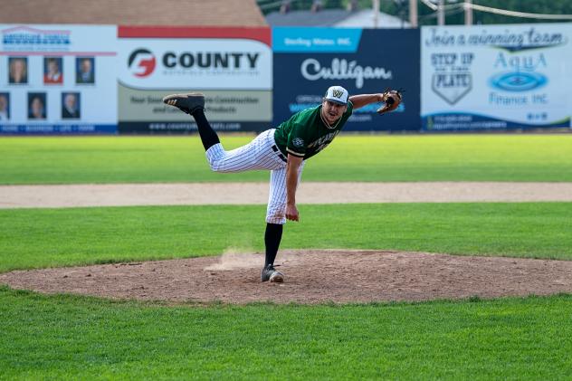 Wisconsin Woodchucks pitcher Frank Frate