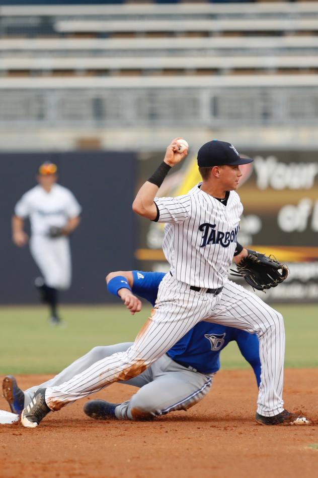 Diego Castillo of the Tampa Tarpons looks to turn two