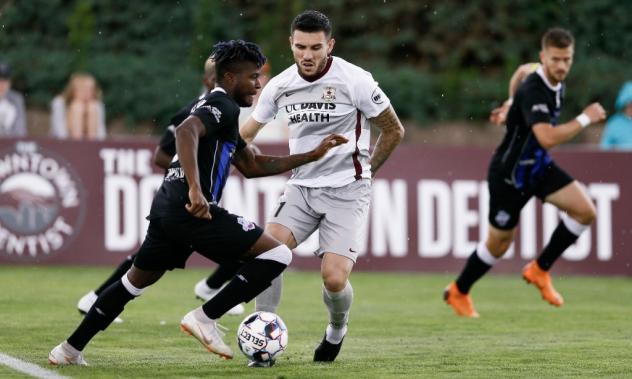 Colorado Springs Switchbacks possess the ball vs. Sacramento Republic FC