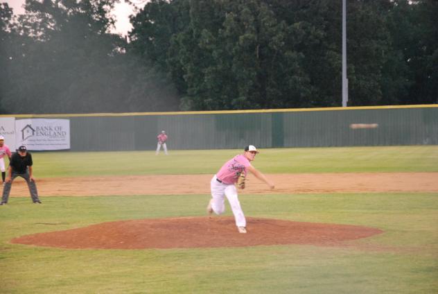 Texarkana Twins deliver a pitch