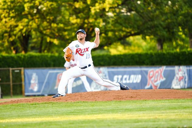 St. Cloud Rox pitcher Kenny Saenz