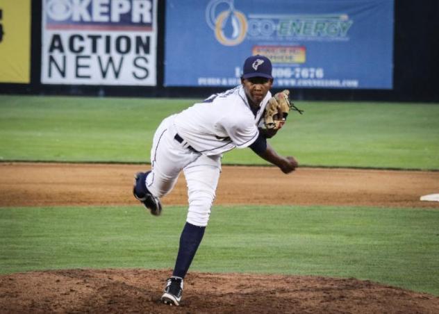 Tri-City Dust Devils pitcher Henry Henry