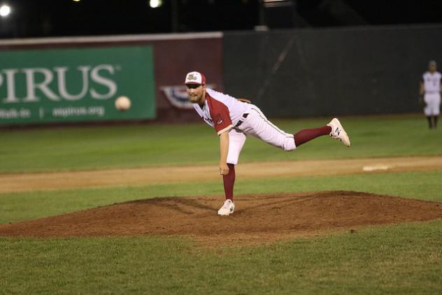 Wisconsin Rapids Rafters deliver a pitch