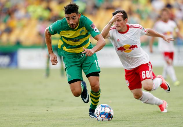 Tampa Bay Rowdies midfielder Leo Fernandes vs. New York Red Bulls II