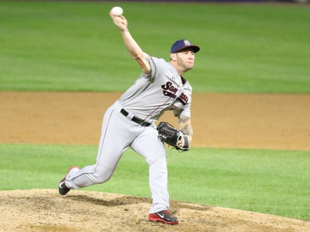 Somerset Patriots pitcher Nate Roe