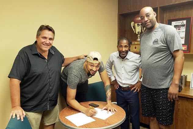 Windsor Express Re-Sign Ryan Anderson