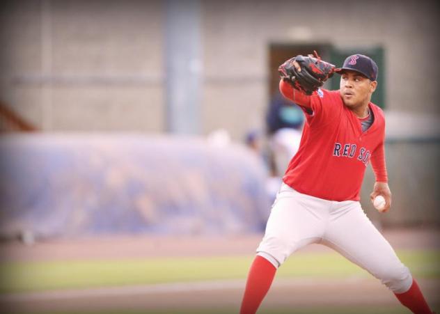 Salem Red Sox pitch Darwinzon Hernandez