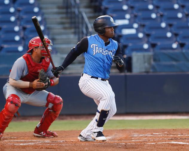 Steven Sensley of the Tampa Tarpons bolts from the box
