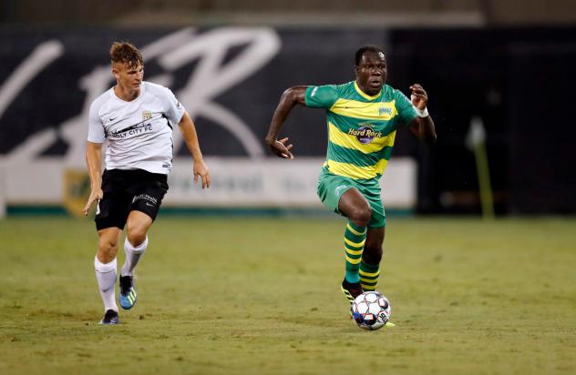 Tampa Bay Rowdies with possession against the Charleston Battery