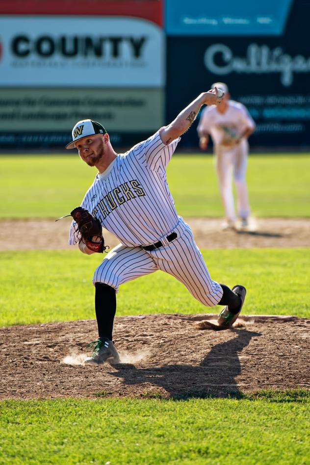 Wisconsin Woodchucks pitcher Lenny Gwizdala