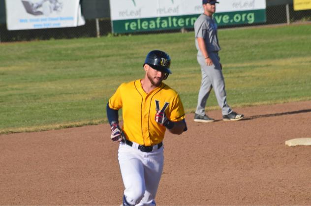 Vallejo Admirals round the bases