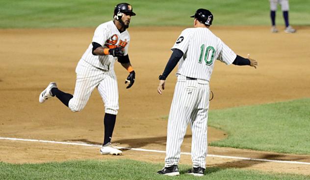 Jordany Valdespin rounds the bases for the Long Island Ducks