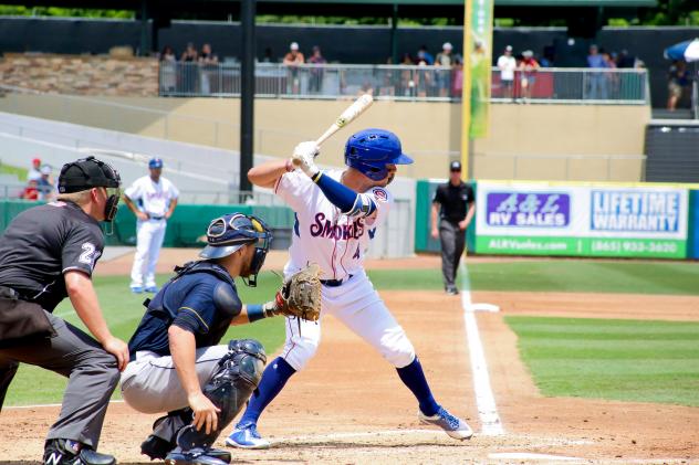Tennessee Smokies infielder Zack Short awaits a pitch