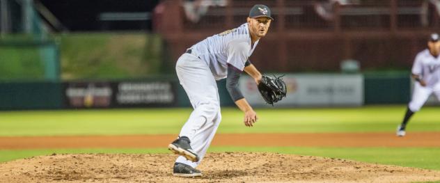 Kansas City T-Bones' RHP Tommy Collier
