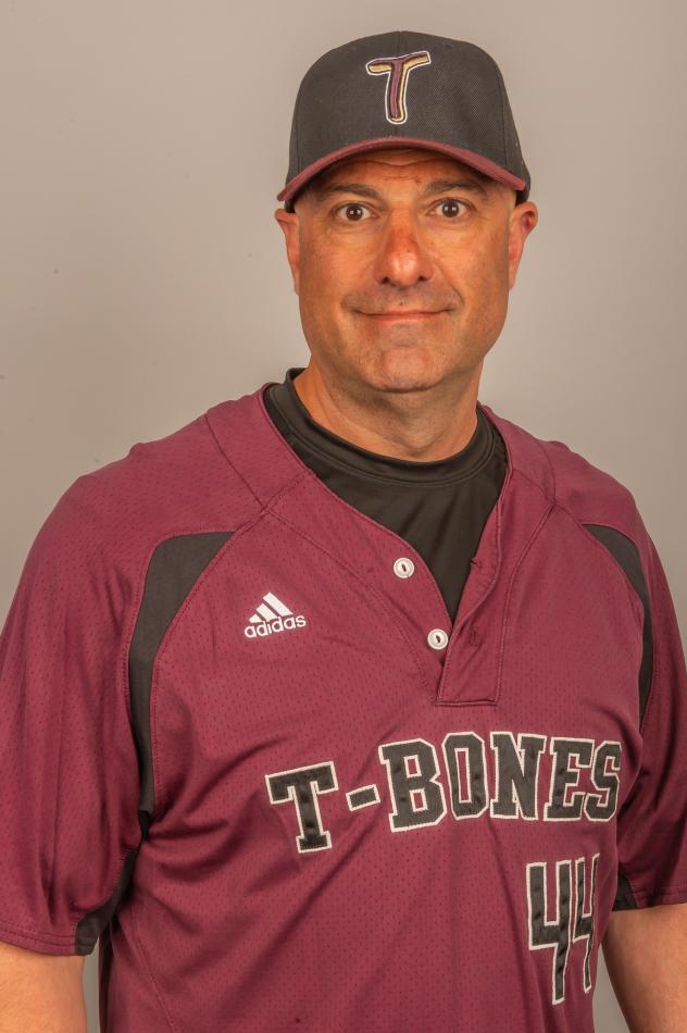 Kansas City T-Bones manager Joe Calfapietra