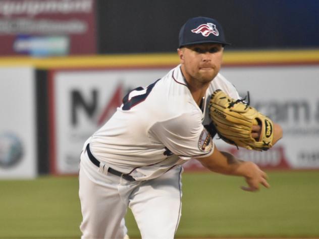 Somerset Patriots pitcher Stephen Perakslis
